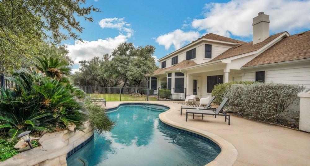 608 Lakeway Dr, Lakeway, TX 78734