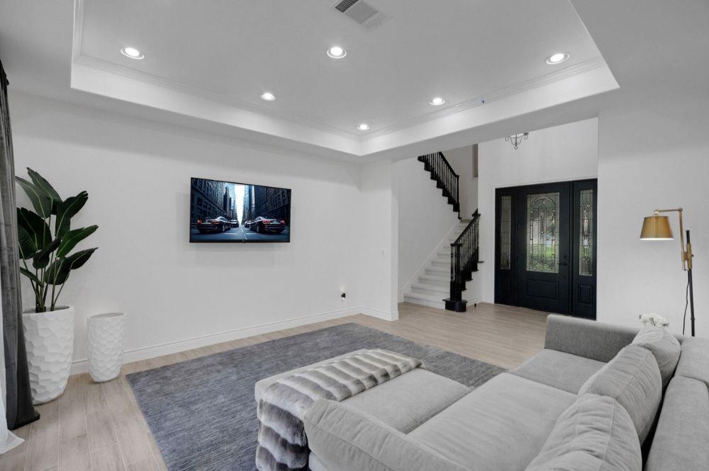 608 Lakeway Dr, Lakeway, TX 78734