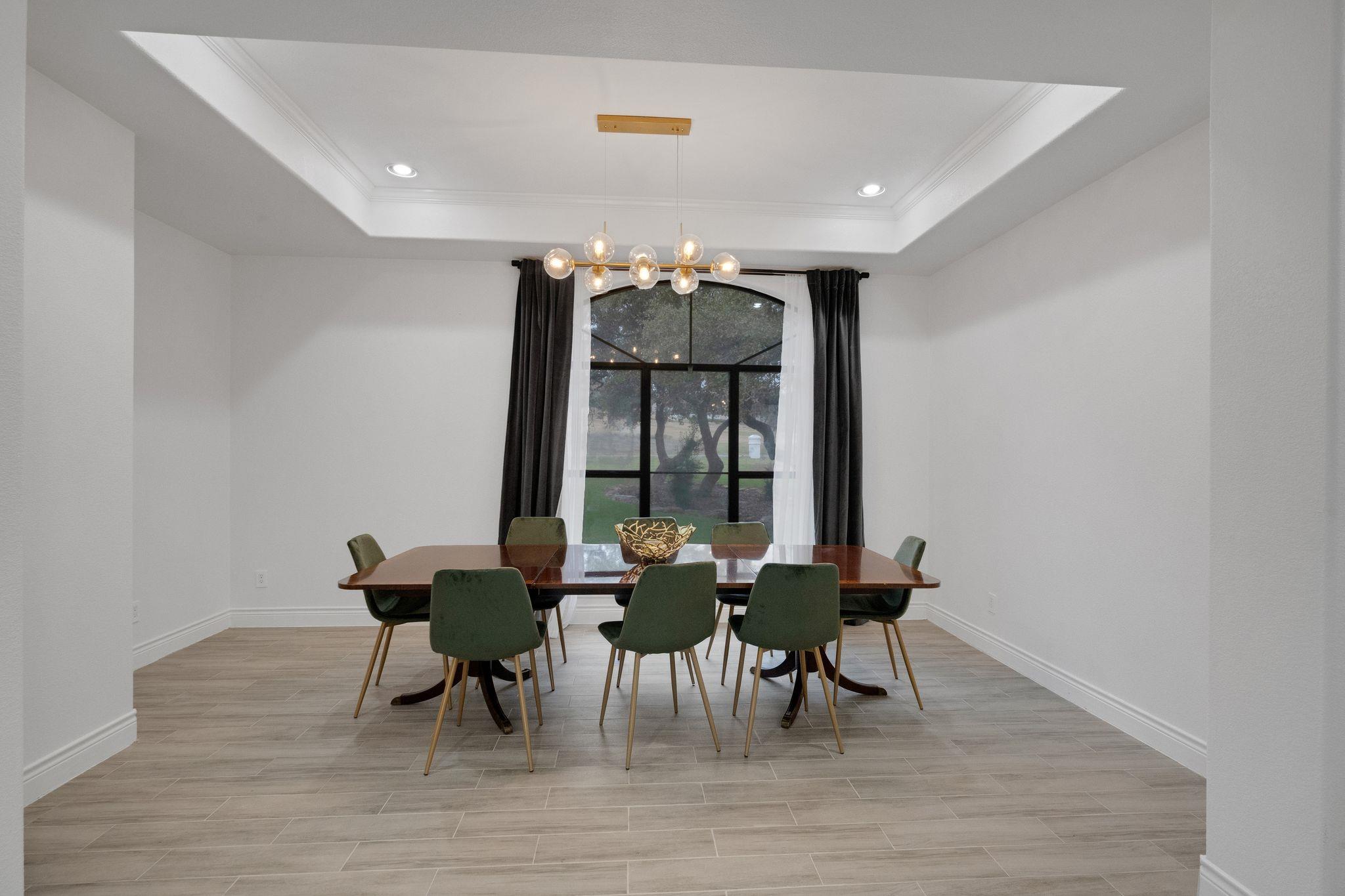 608 Lakeway Dr, Lakeway, TX 78734