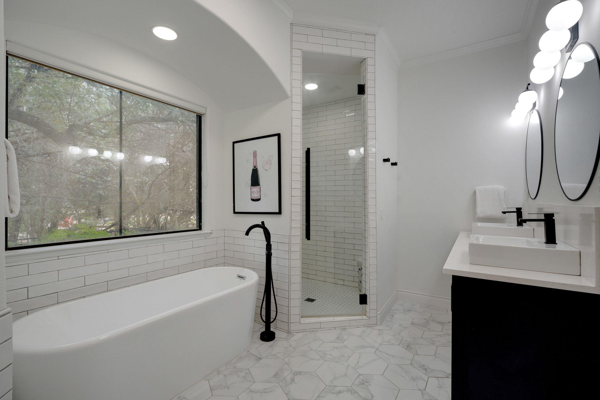 608 Lakeway Dr, Lakeway, TX 78734