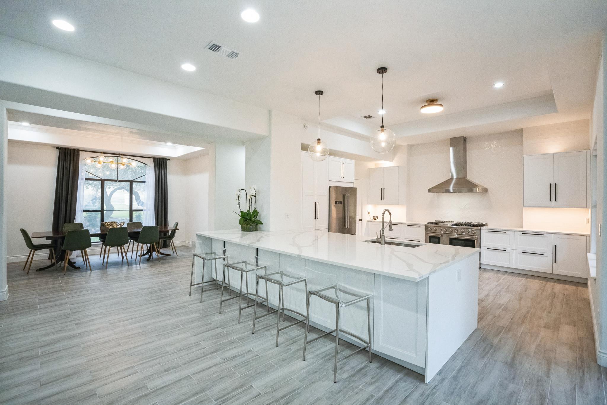 608 Lakeway Dr, Lakeway, TX 78734