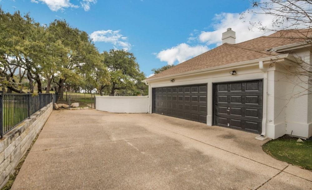 608 Lakeway Dr, Lakeway, TX 78734