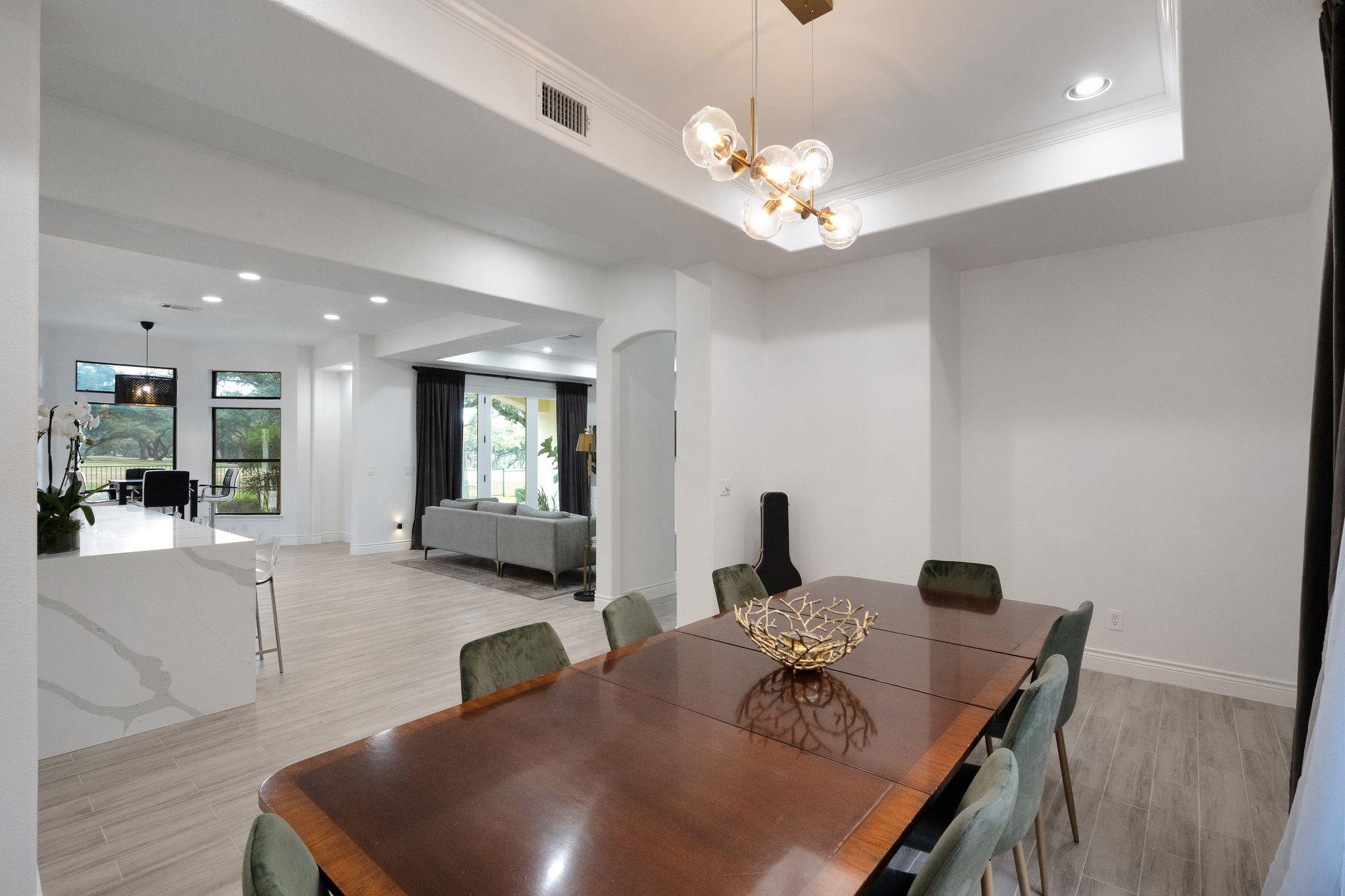 608 Lakeway Dr, Lakeway, TX 78734