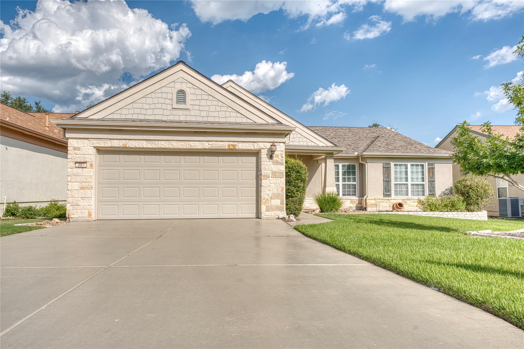 209 Summit St, Georgetown, TX 78633