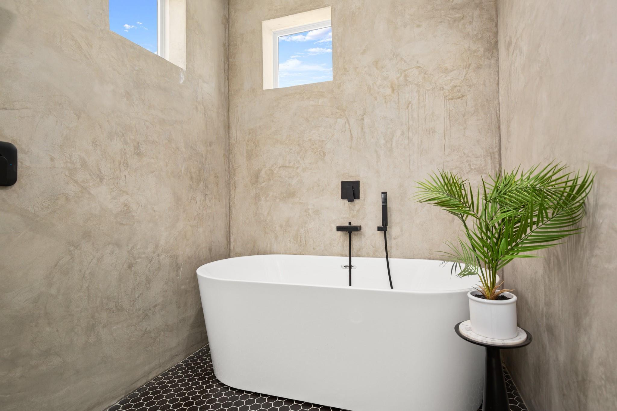 1606 Harvey St # 1, Austin, TX 78702