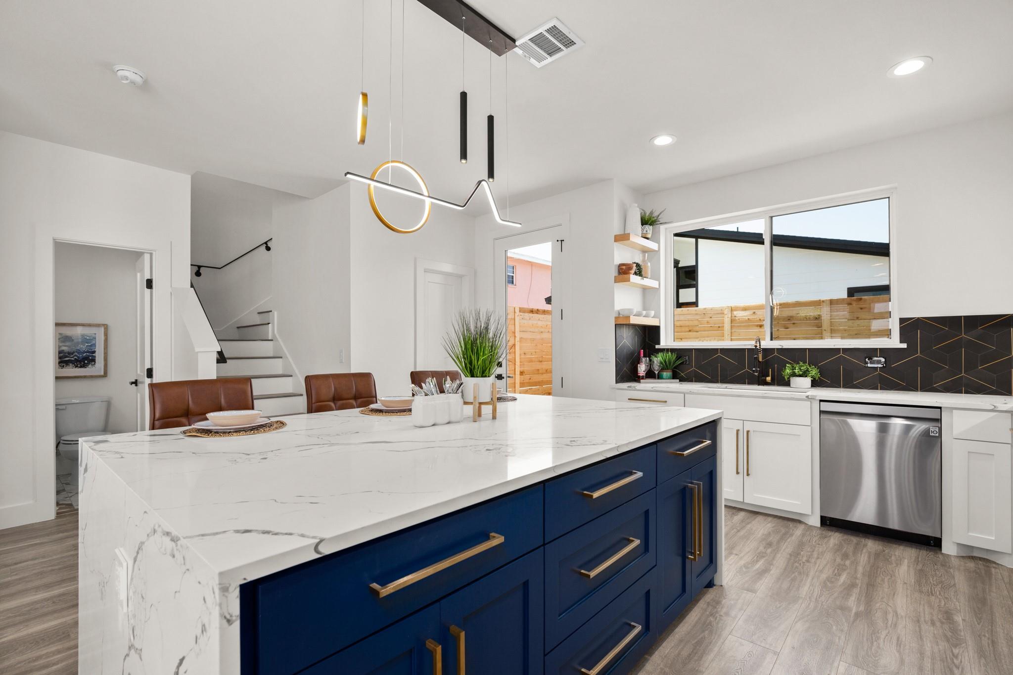 1606 Harvey St # 1, Austin, TX 78702