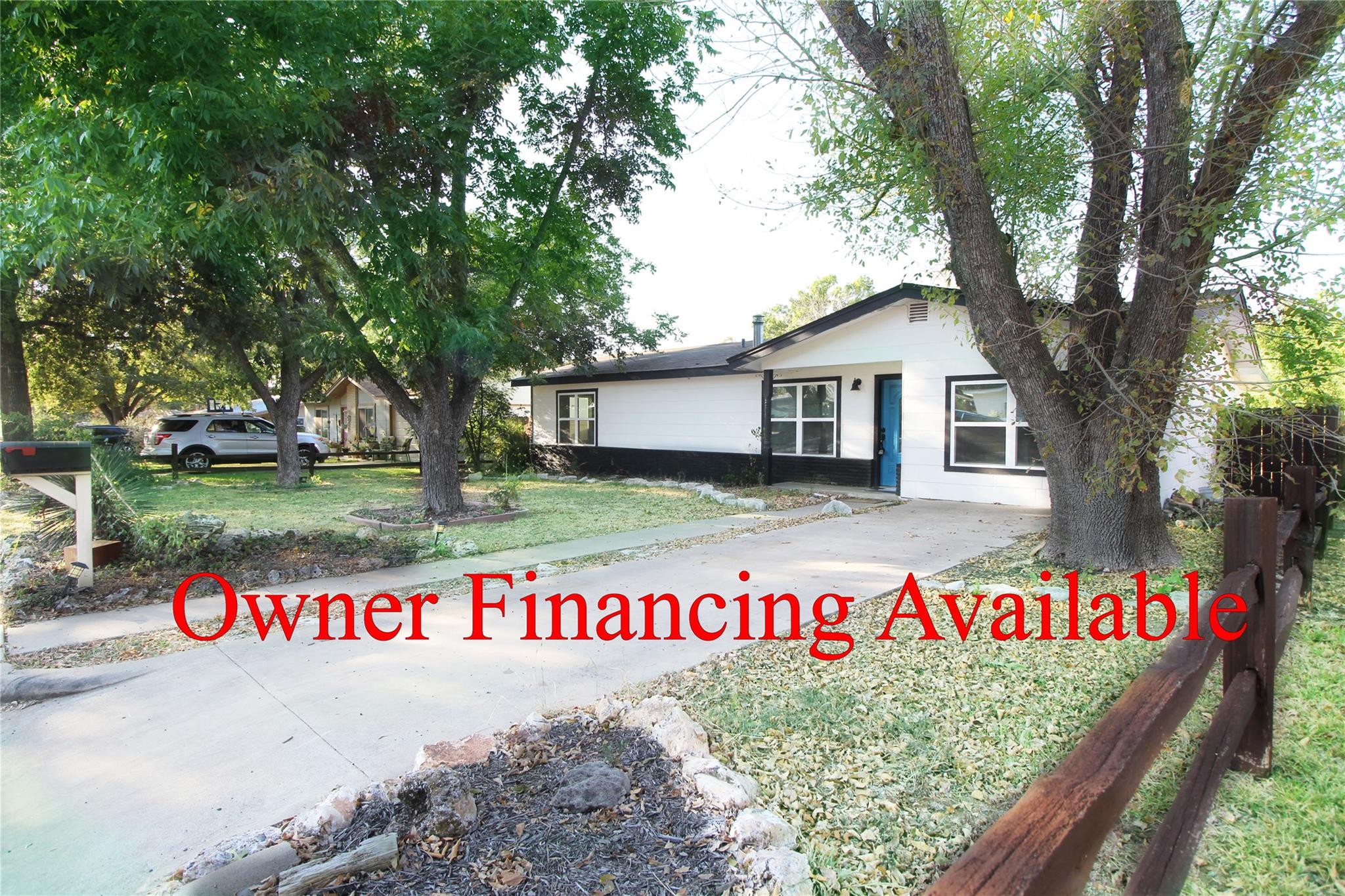 327 W Mulberry St, Fredericksburg, TX 78624