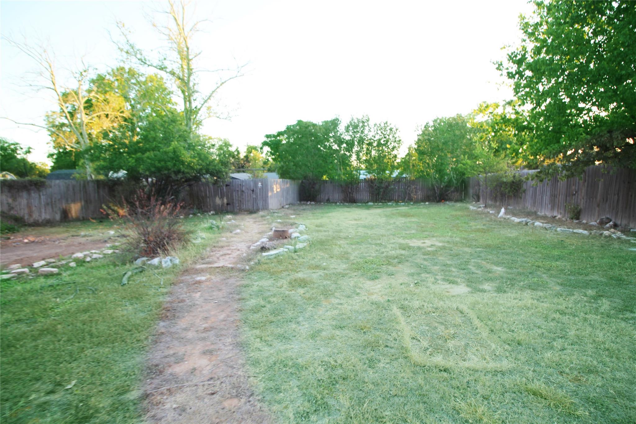 327 W Mulberry St, Fredericksburg, TX 78624