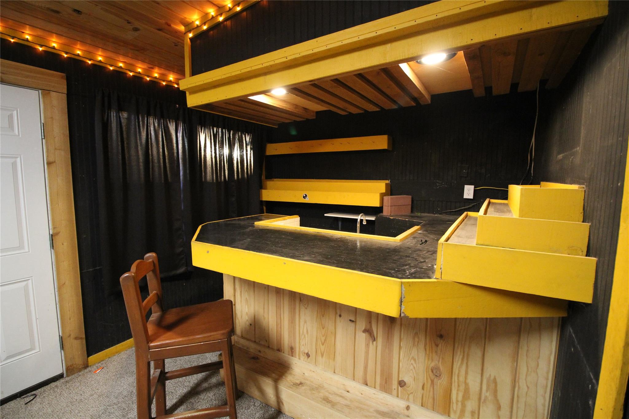 327 W Mulberry St, Fredericksburg, TX 78624