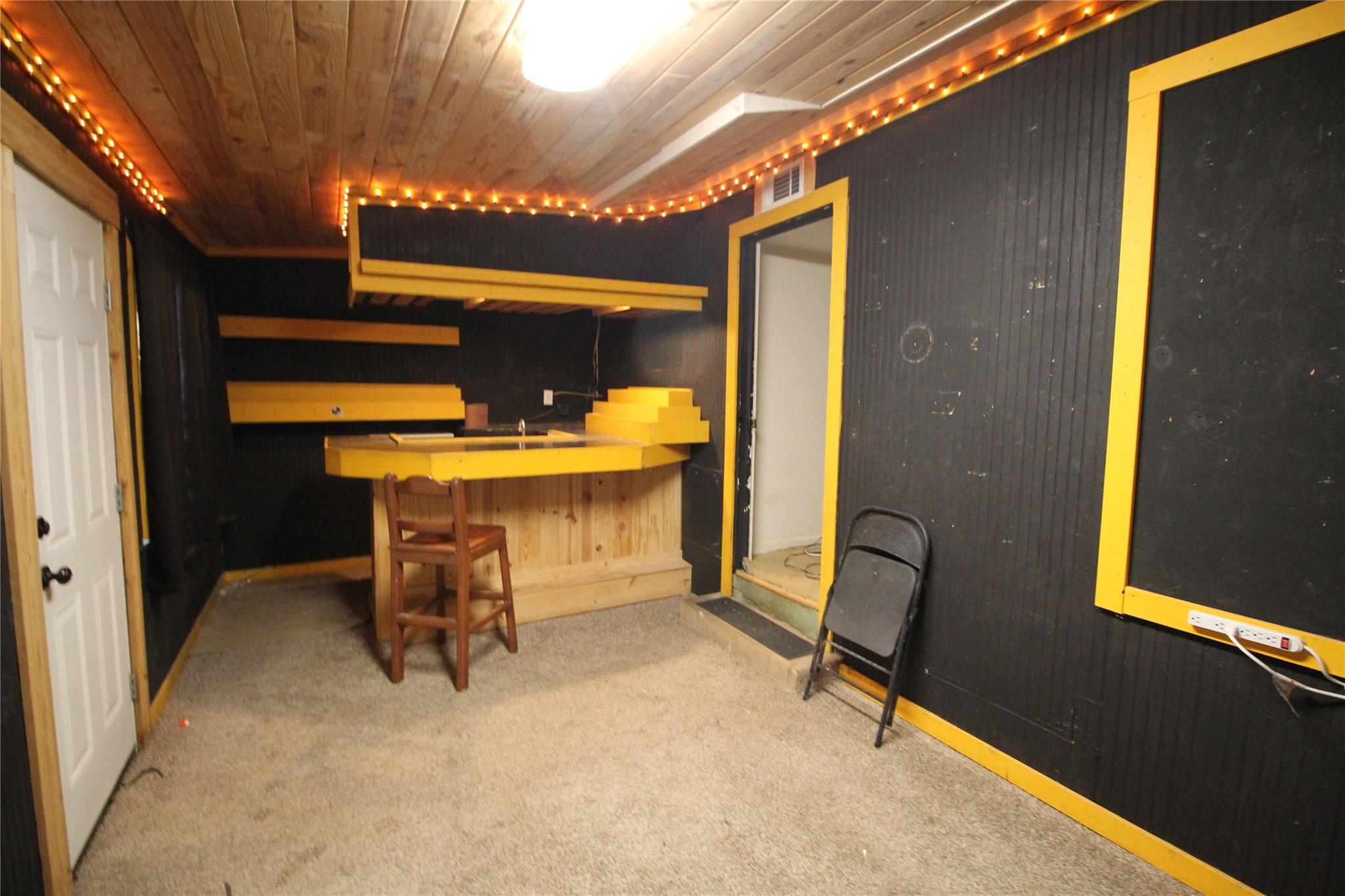 327 W Mulberry St, Fredericksburg, TX 78624