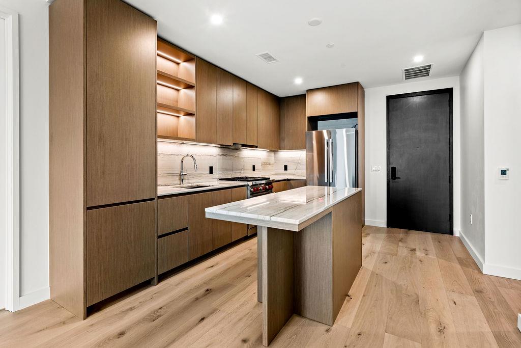 610 Davis St # 2504, Austin, TX 78701