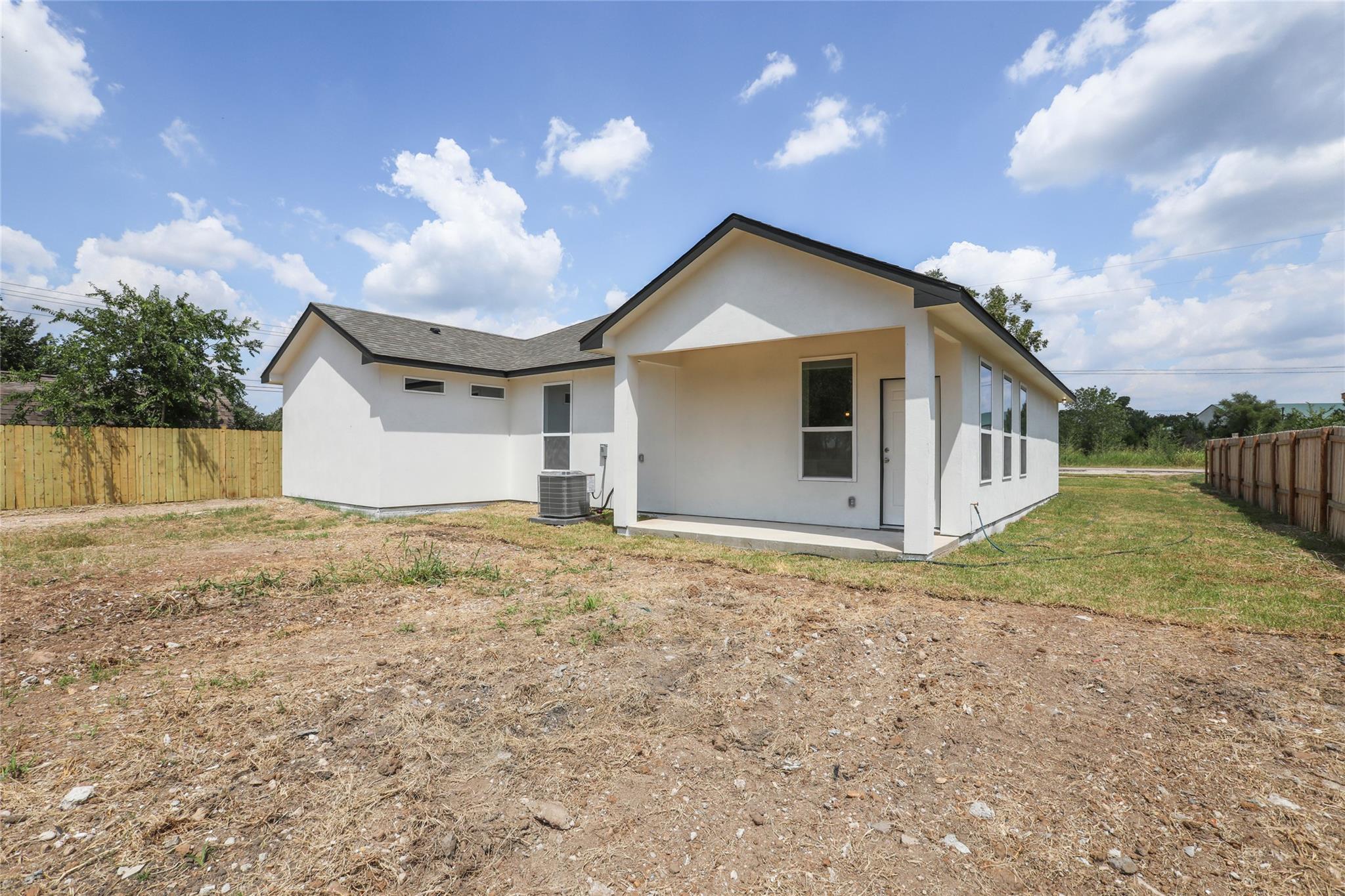 107 Brushwood St, Bastrop, TX 78602
