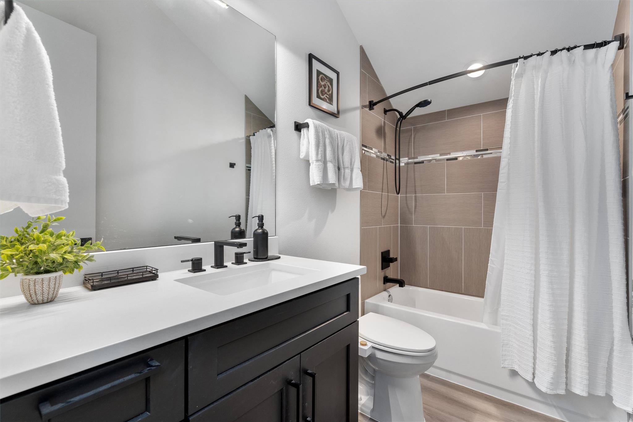 2703 E 3rd St # 2, Austin, TX 78702