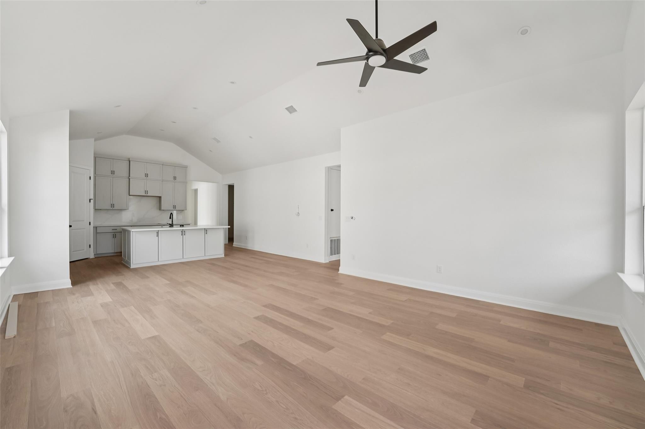 315 San Saba Dr, Buda, TX 78610