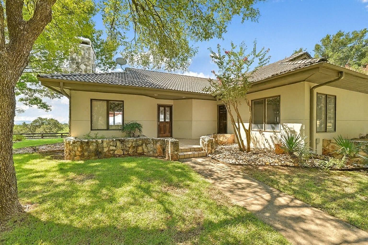 1607 Clubhouse Hill Dr, Spicewood, TX 78669