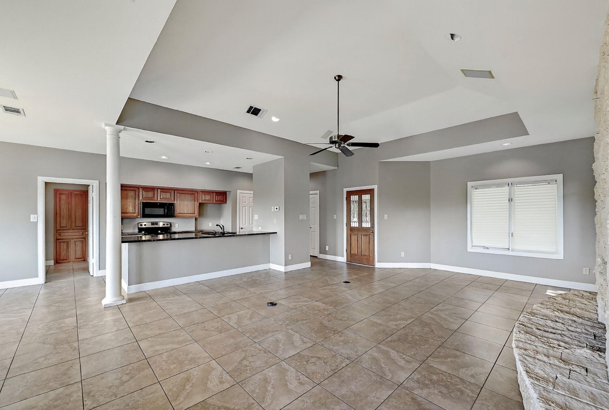 1607 Clubhouse Hill Dr, Spicewood, TX 78669