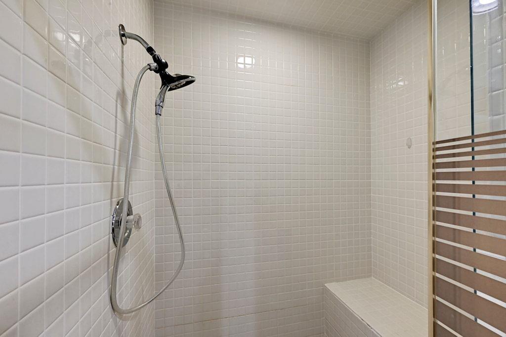 1607 Clubhouse Hill Dr, Spicewood, TX 78669