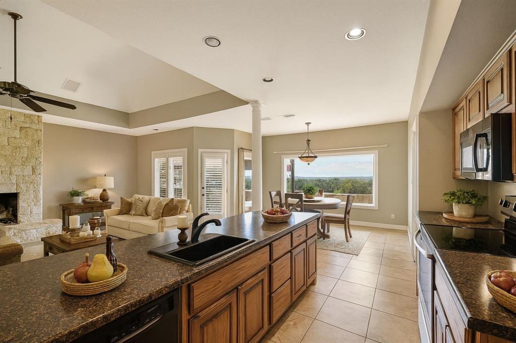 1607 Clubhouse Hill Dr, Spicewood, TX 78669