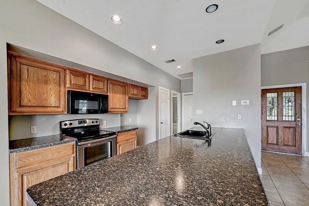 1607 Clubhouse Hill Dr, Spicewood, TX 78669