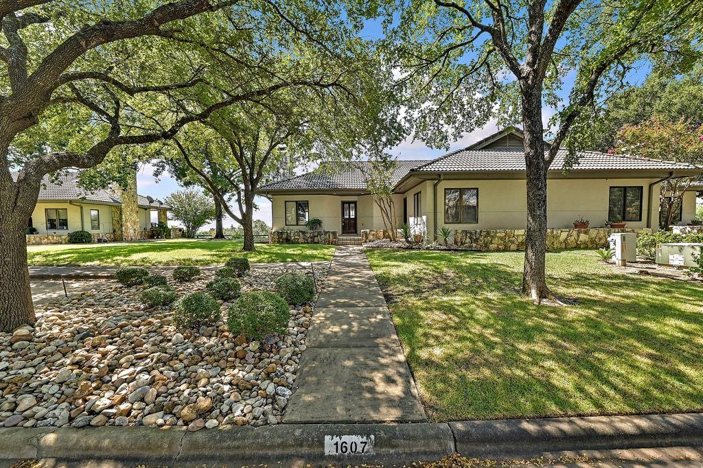1607 Clubhouse Hill Dr, Spicewood, TX 78669