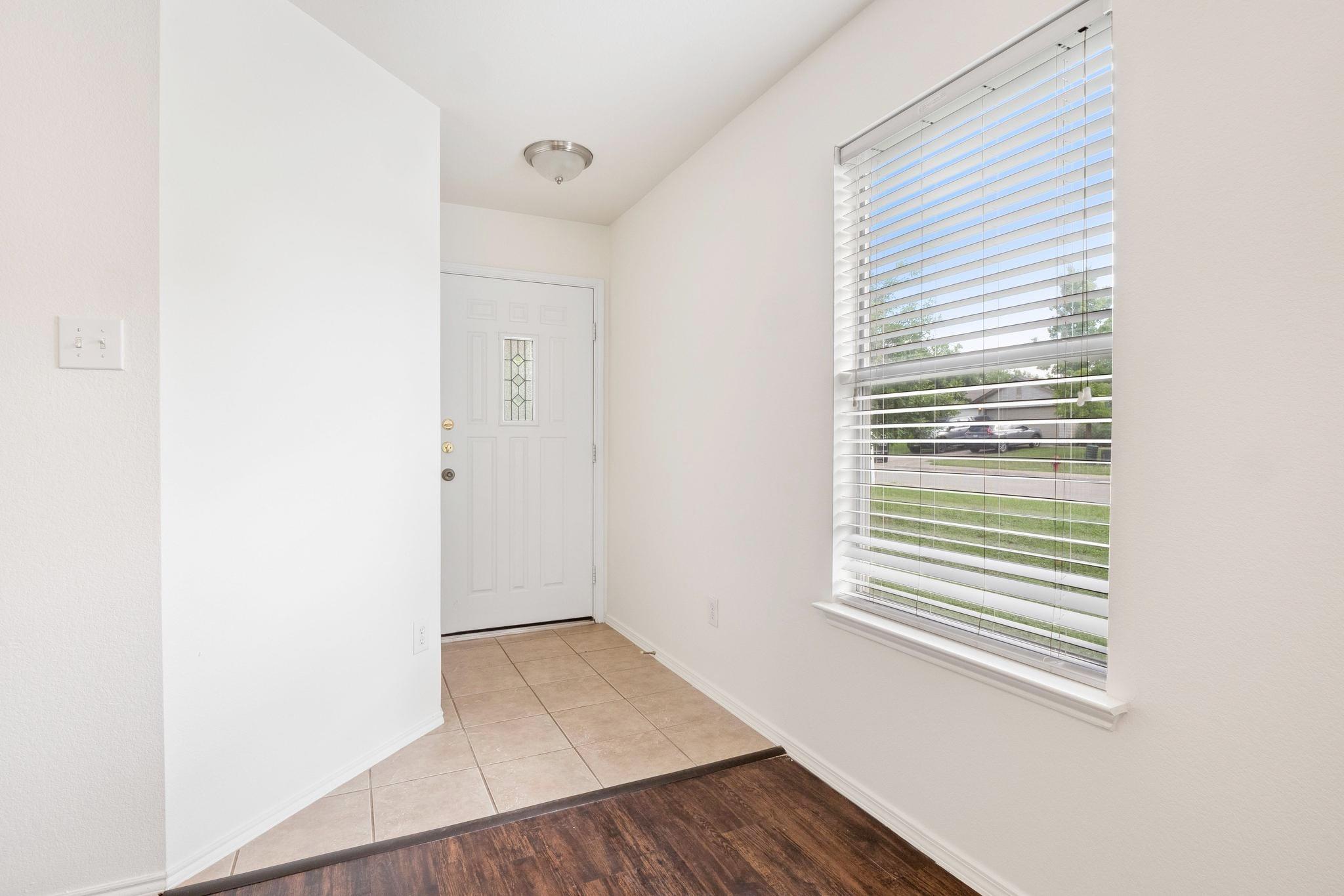 109 Onyx Lake Dr, Kyle, TX 78640