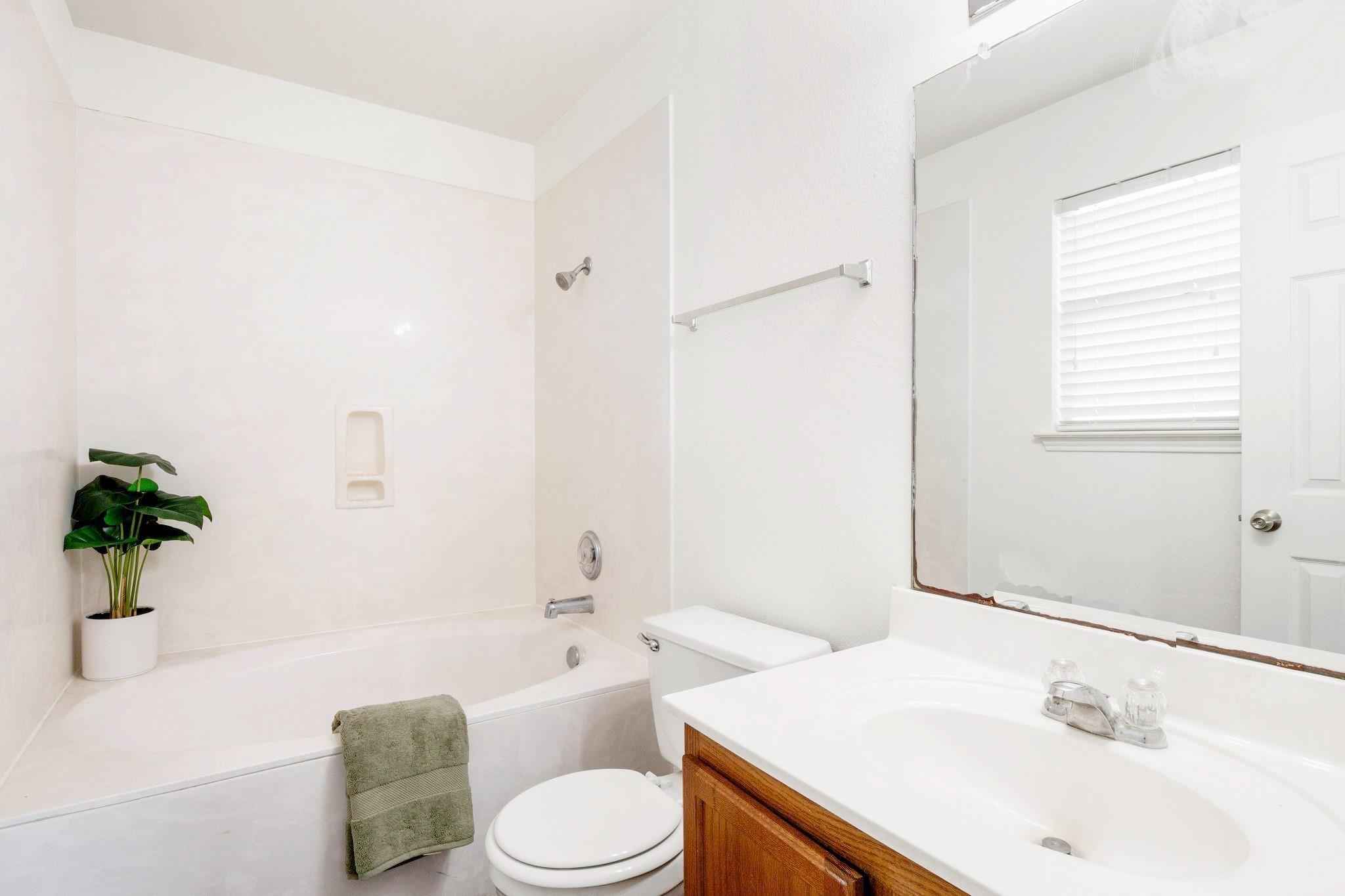 109 Onyx Lake Dr, Kyle, TX 78640