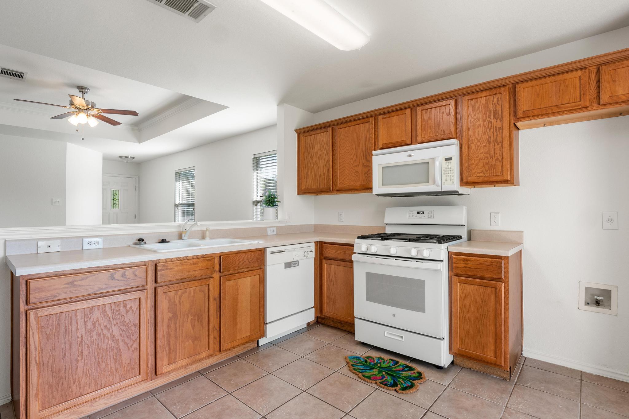 109 Onyx Lake Dr, Kyle, TX 78640