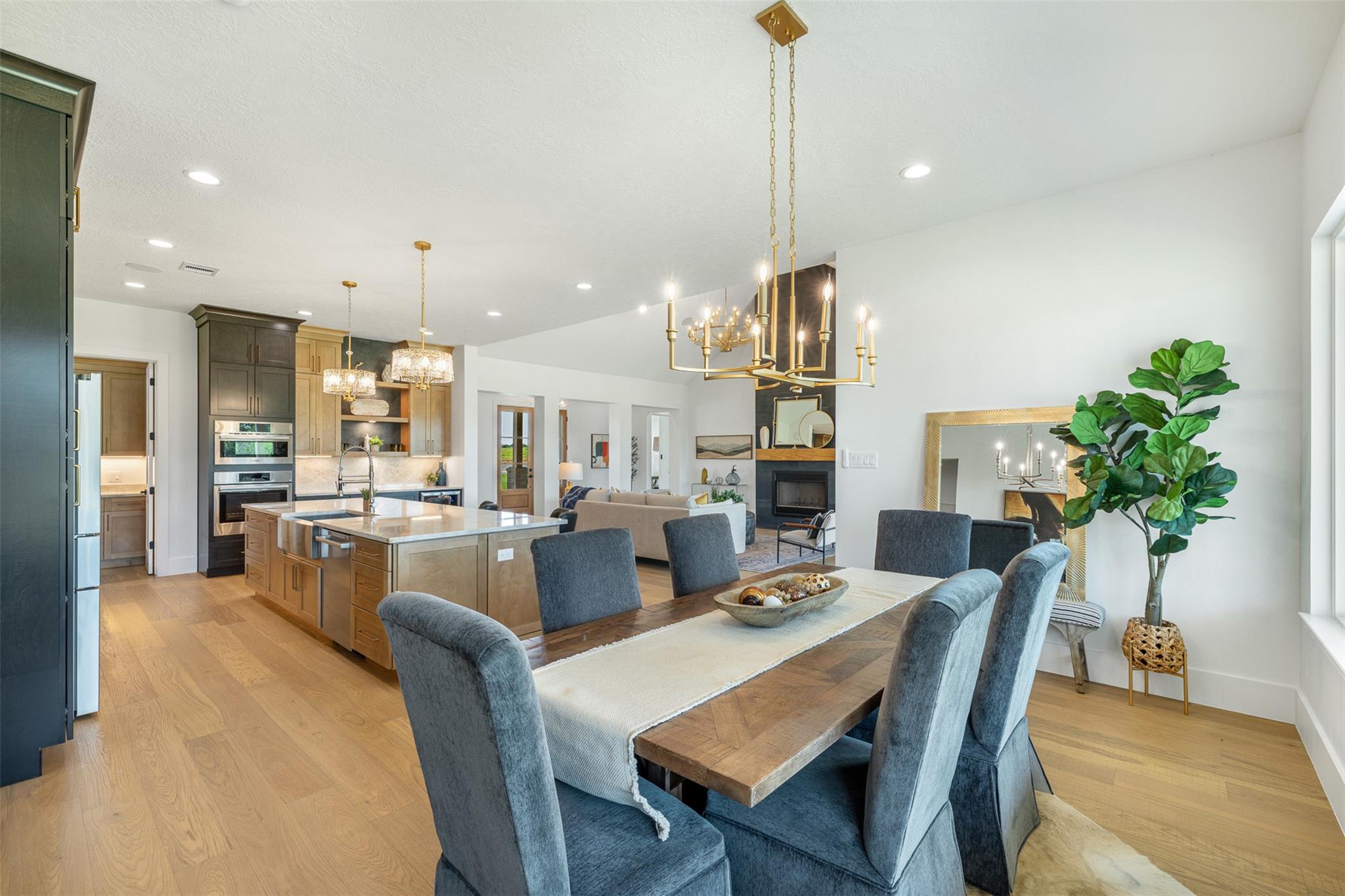 10343 Sunny Meadow Dr, Chappell Hill, TX 77426