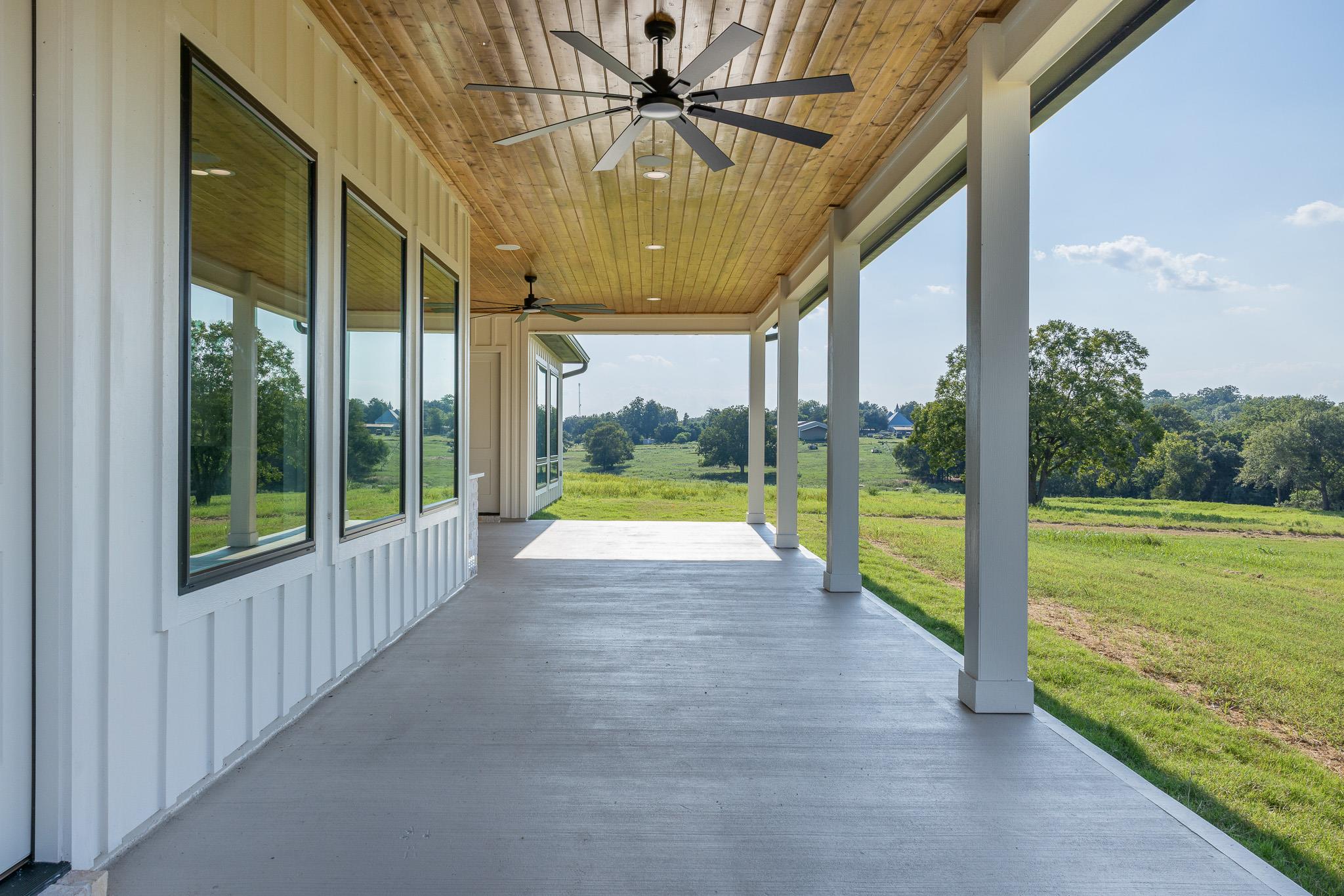 10343 Sunny Meadow Dr, Chappell Hill, TX 77426