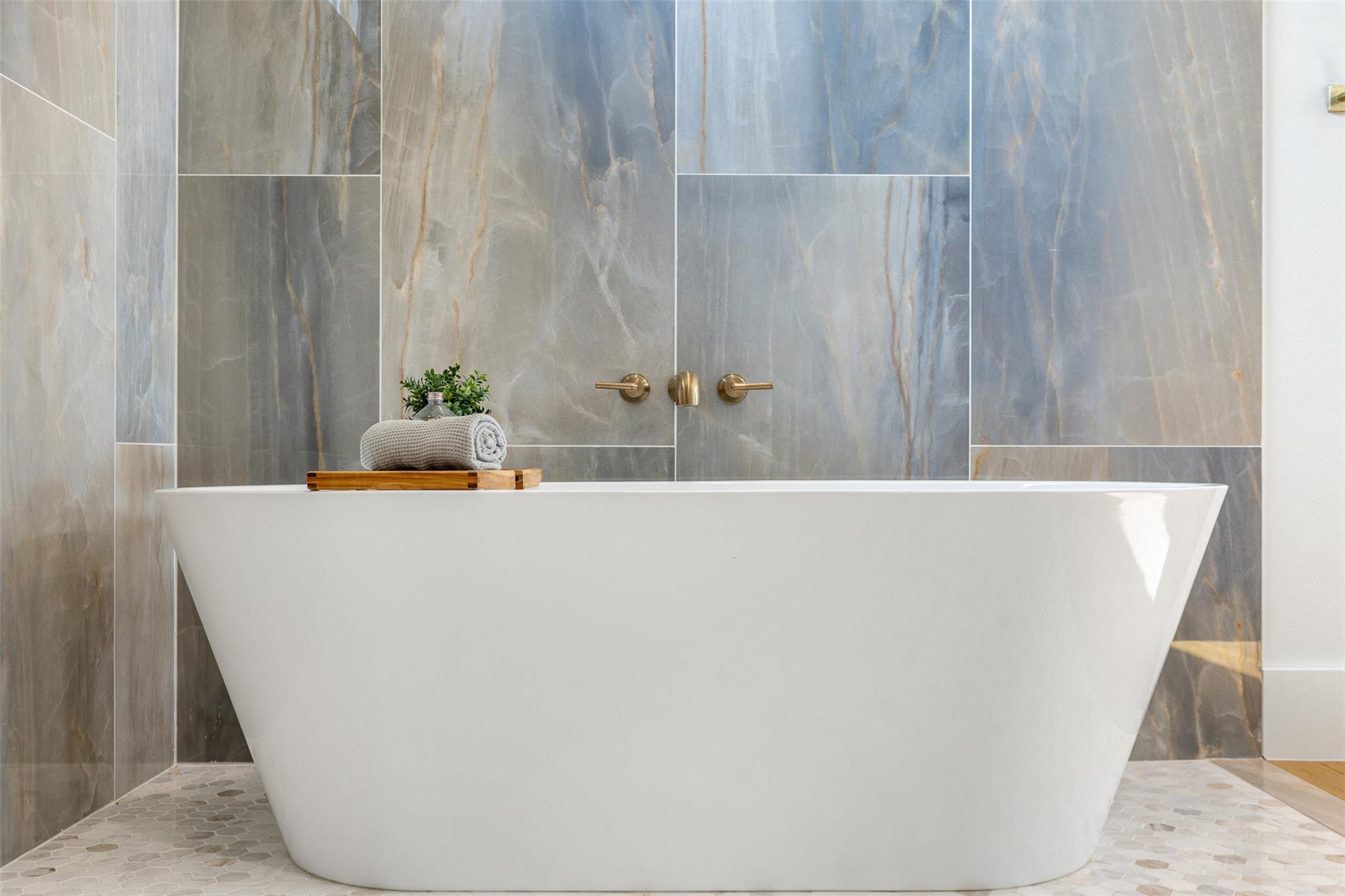 10343 Sunny Meadow Dr, Chappell Hill, TX 77426