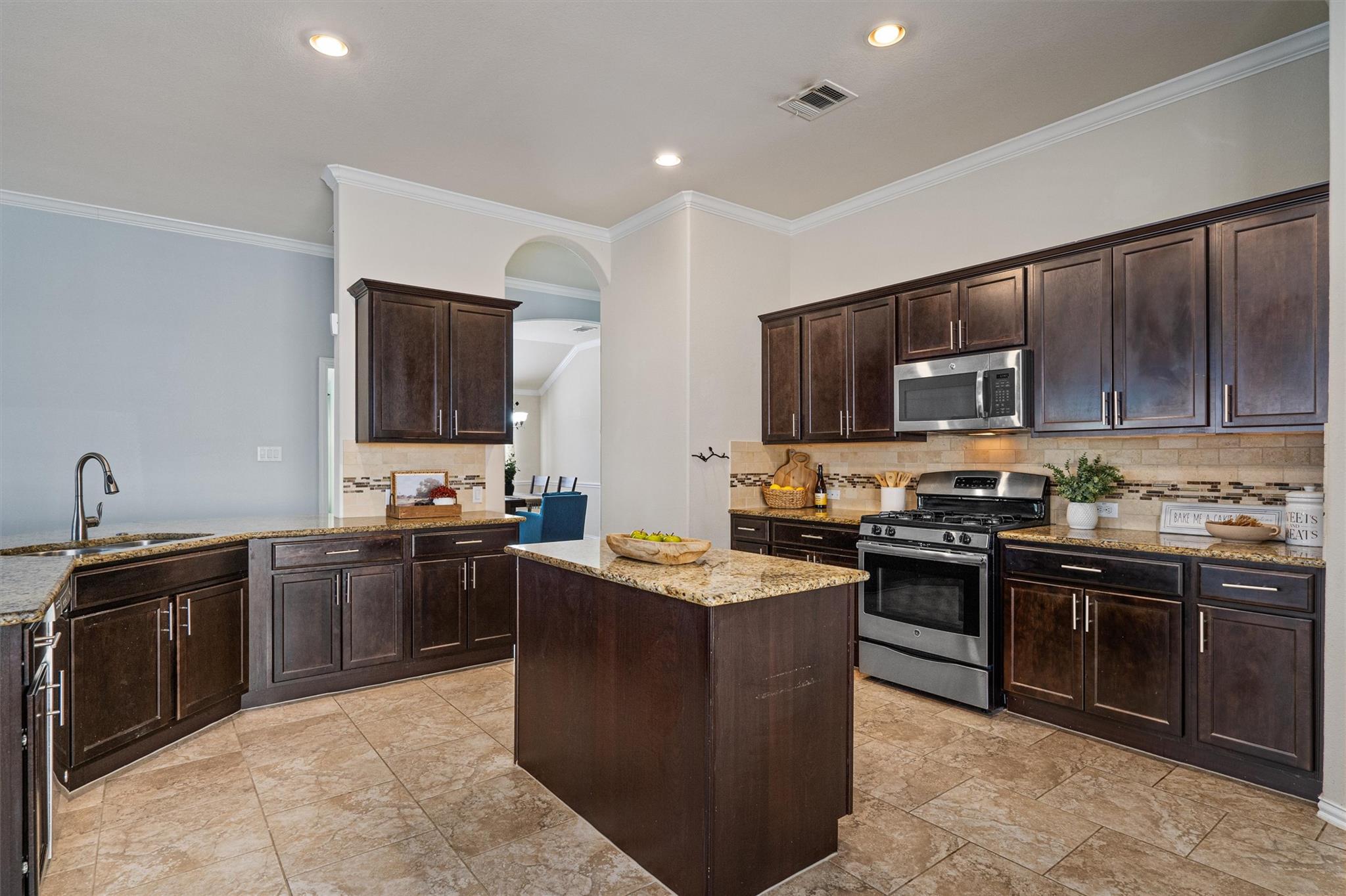 417 Briar Park Dr, Georgetown, TX 78626