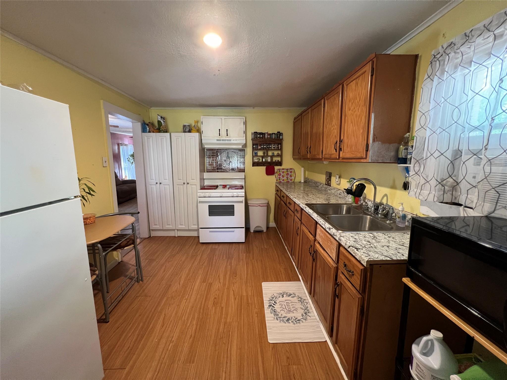 607 Garcia St, Lockhart, TX 78644