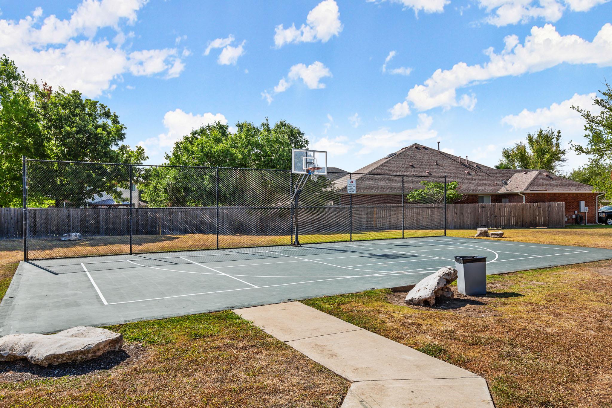 2205 Speidel Dr, Pflugerville, TX 78660