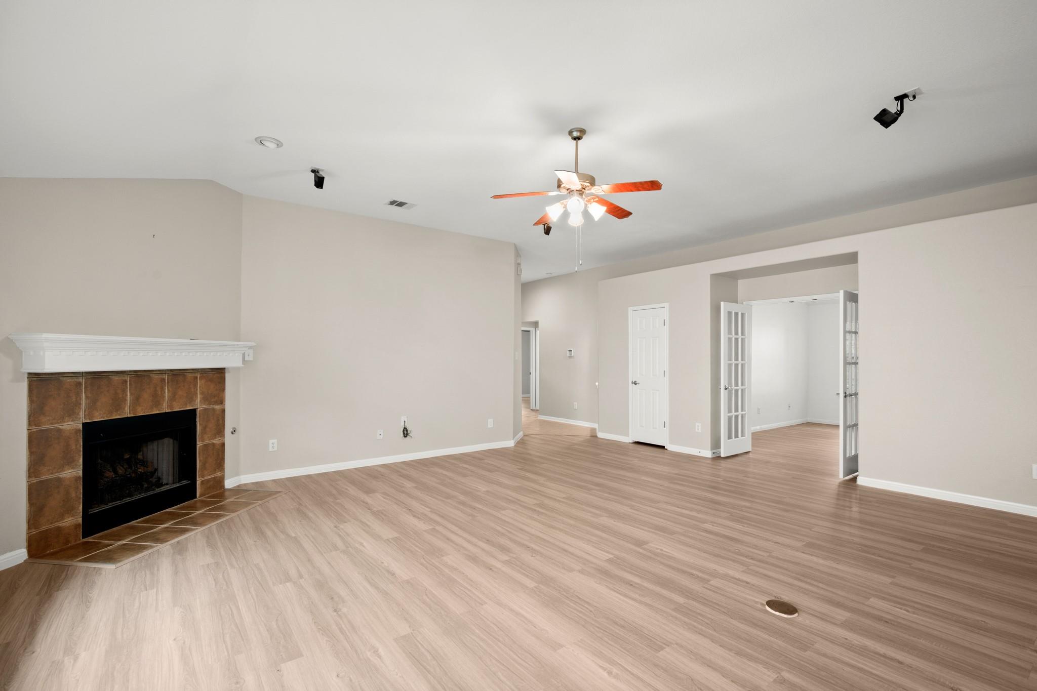 2205 Speidel Dr, Pflugerville, TX 78660