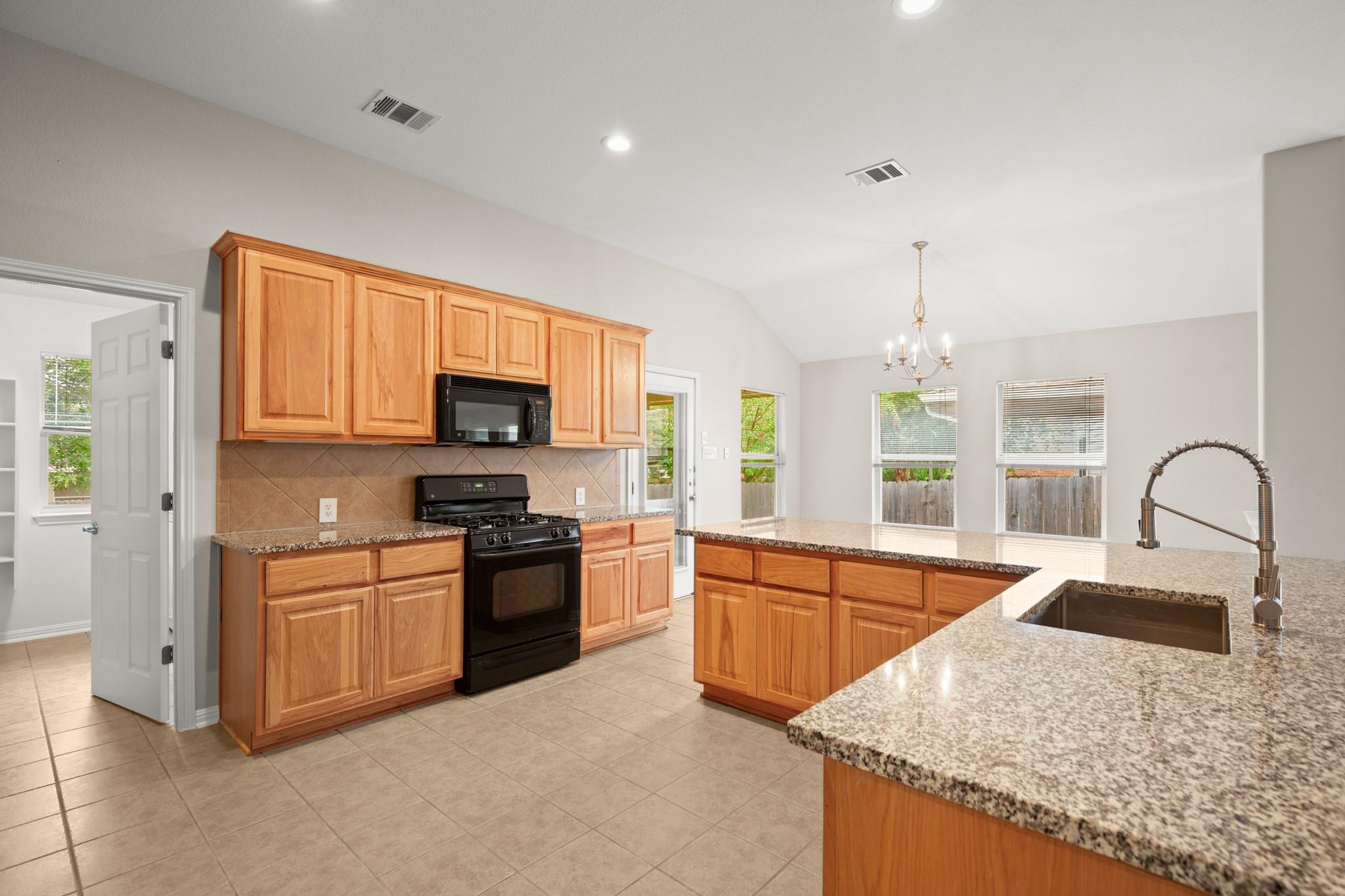 2205 Speidel Dr, Pflugerville, TX 78660