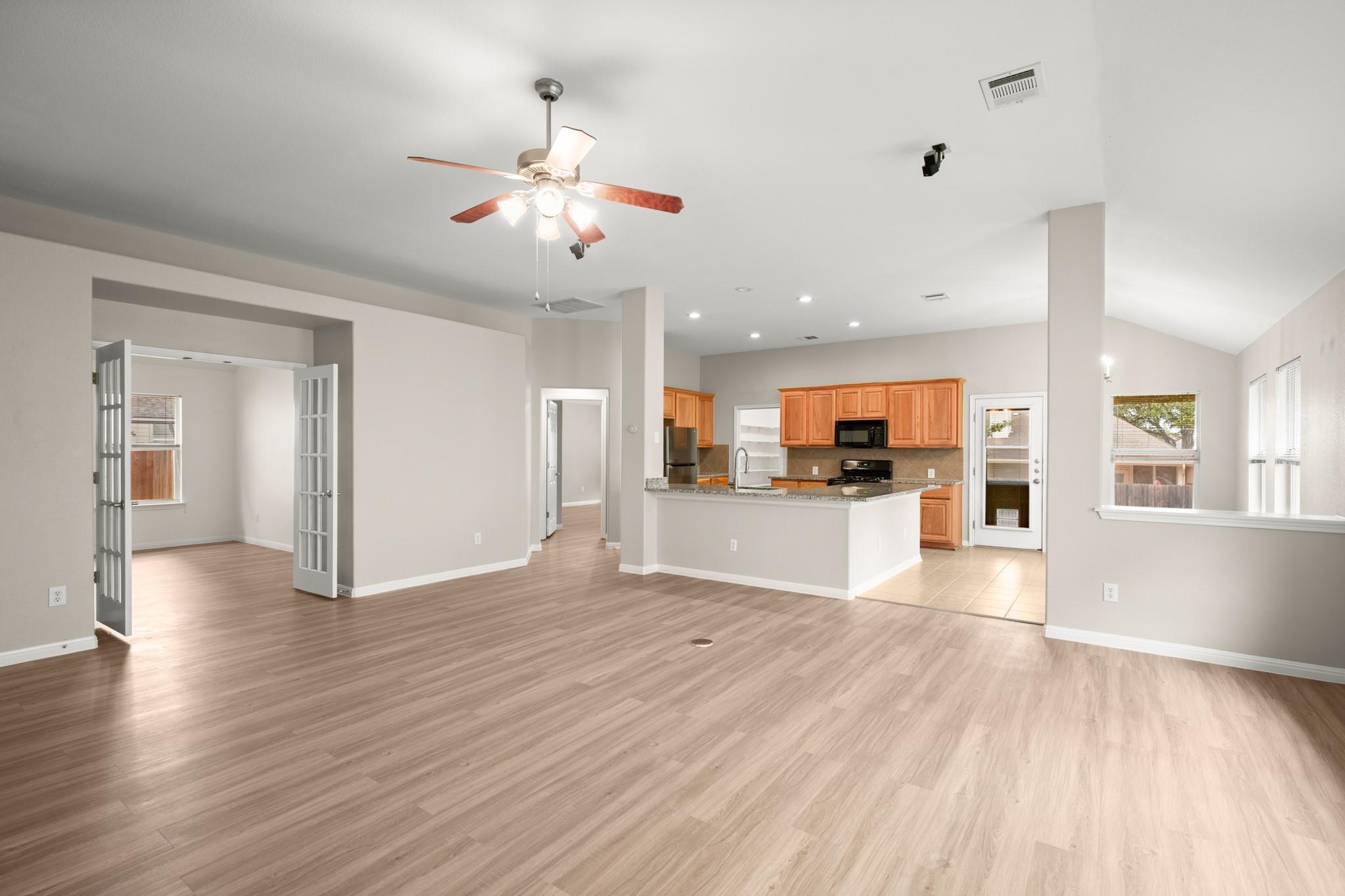 2205 Speidel Dr, Pflugerville, TX 78660