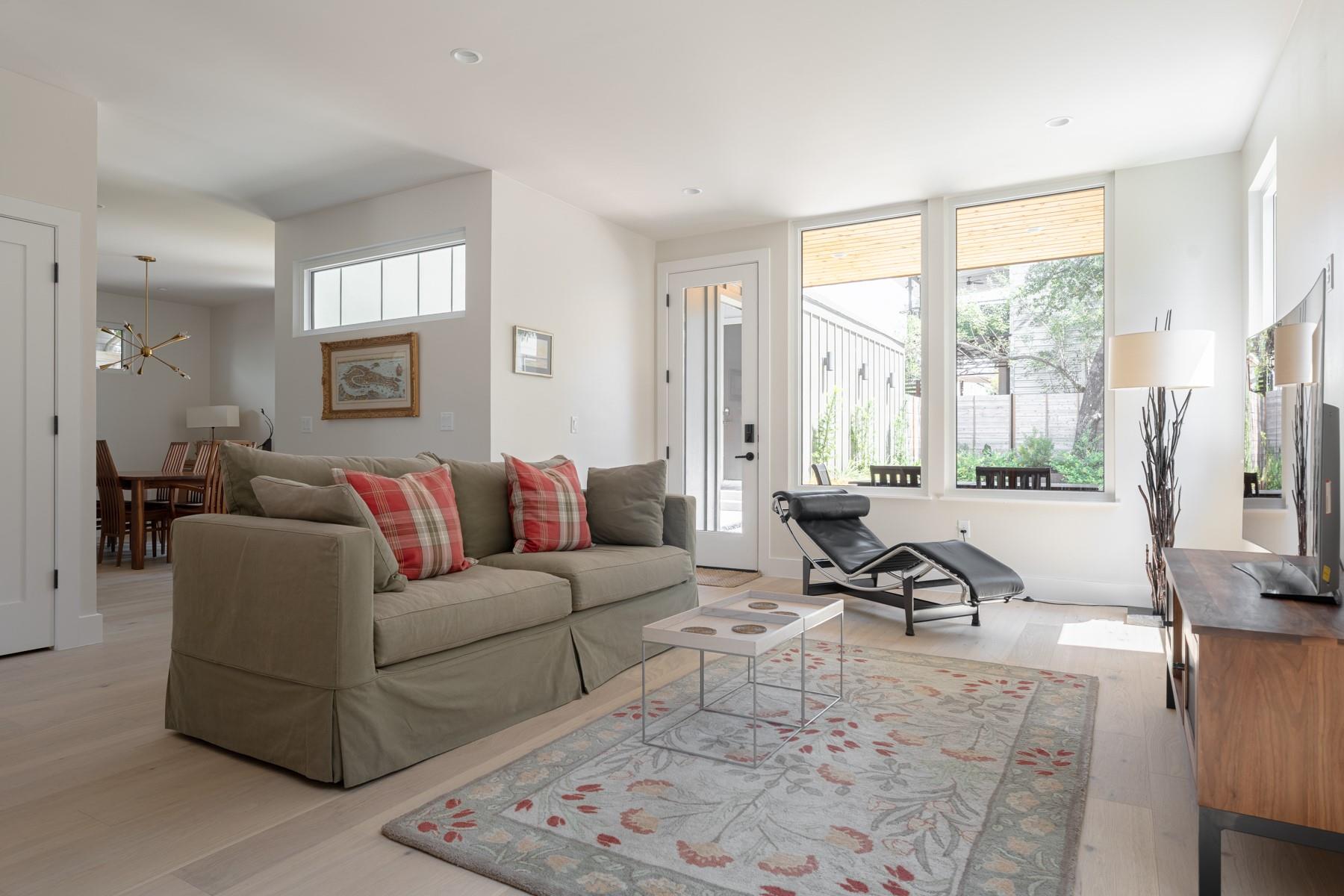 1405 Singleton Ave, Austin, TX 78702