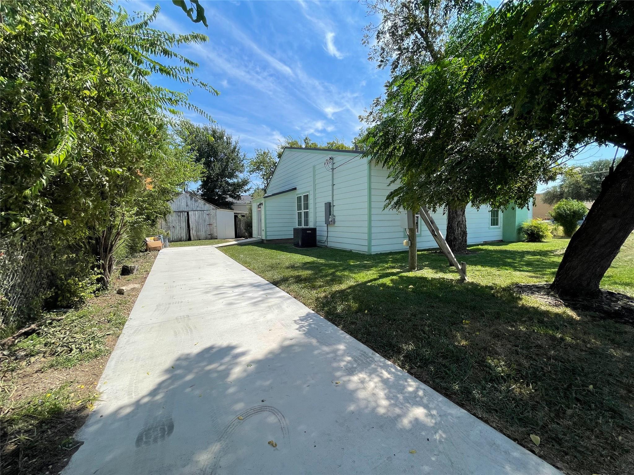 201 E 6th St, Lampasas, TX 76550