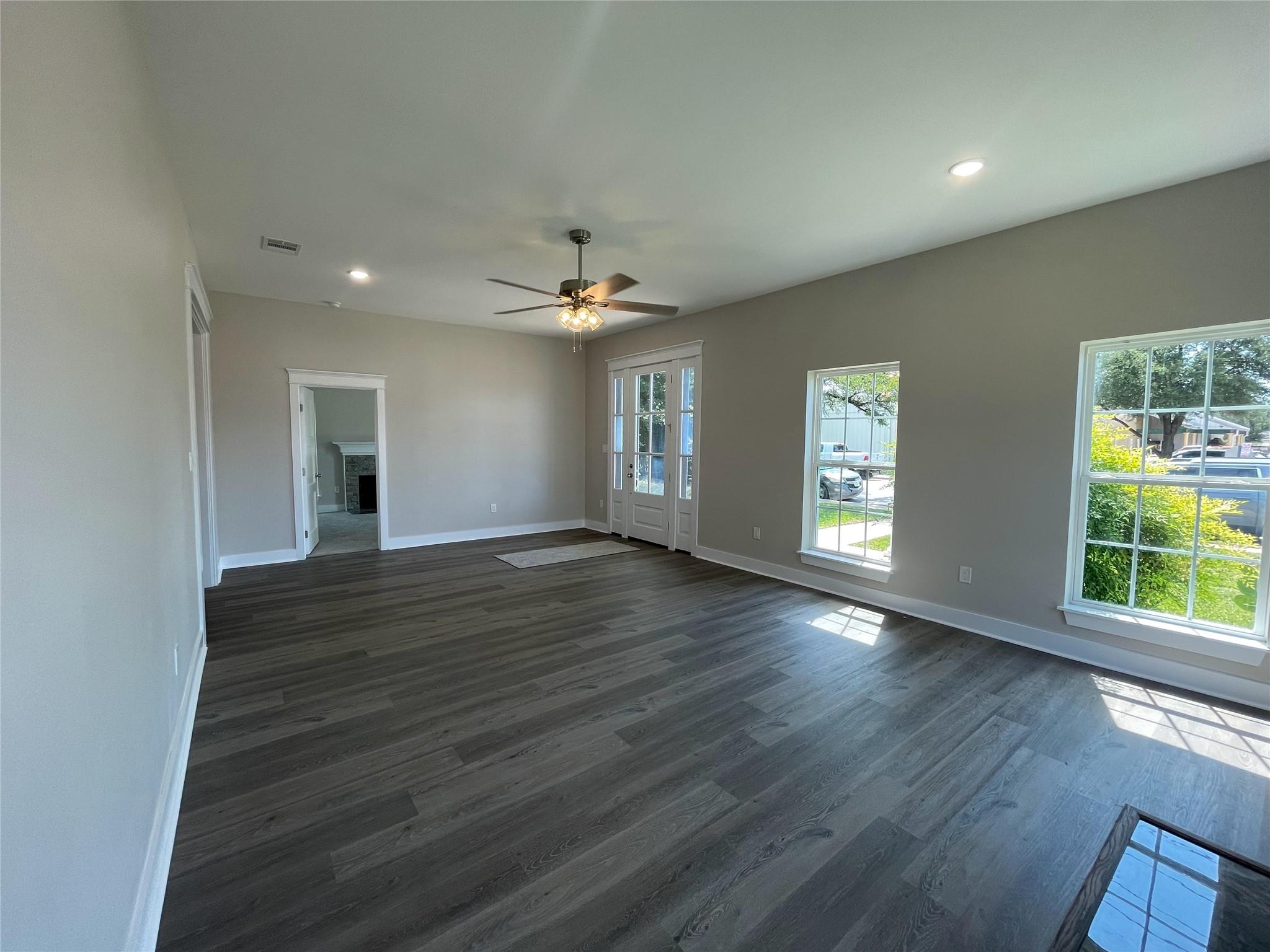 201 E 6th St, Lampasas, TX 76550