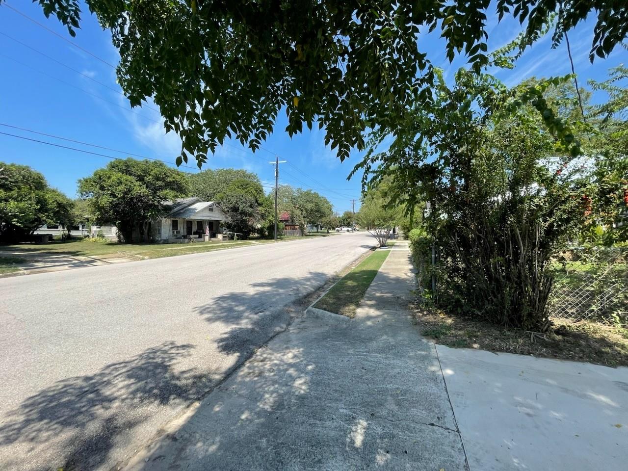 201 E 6th St, Lampasas, TX 76550