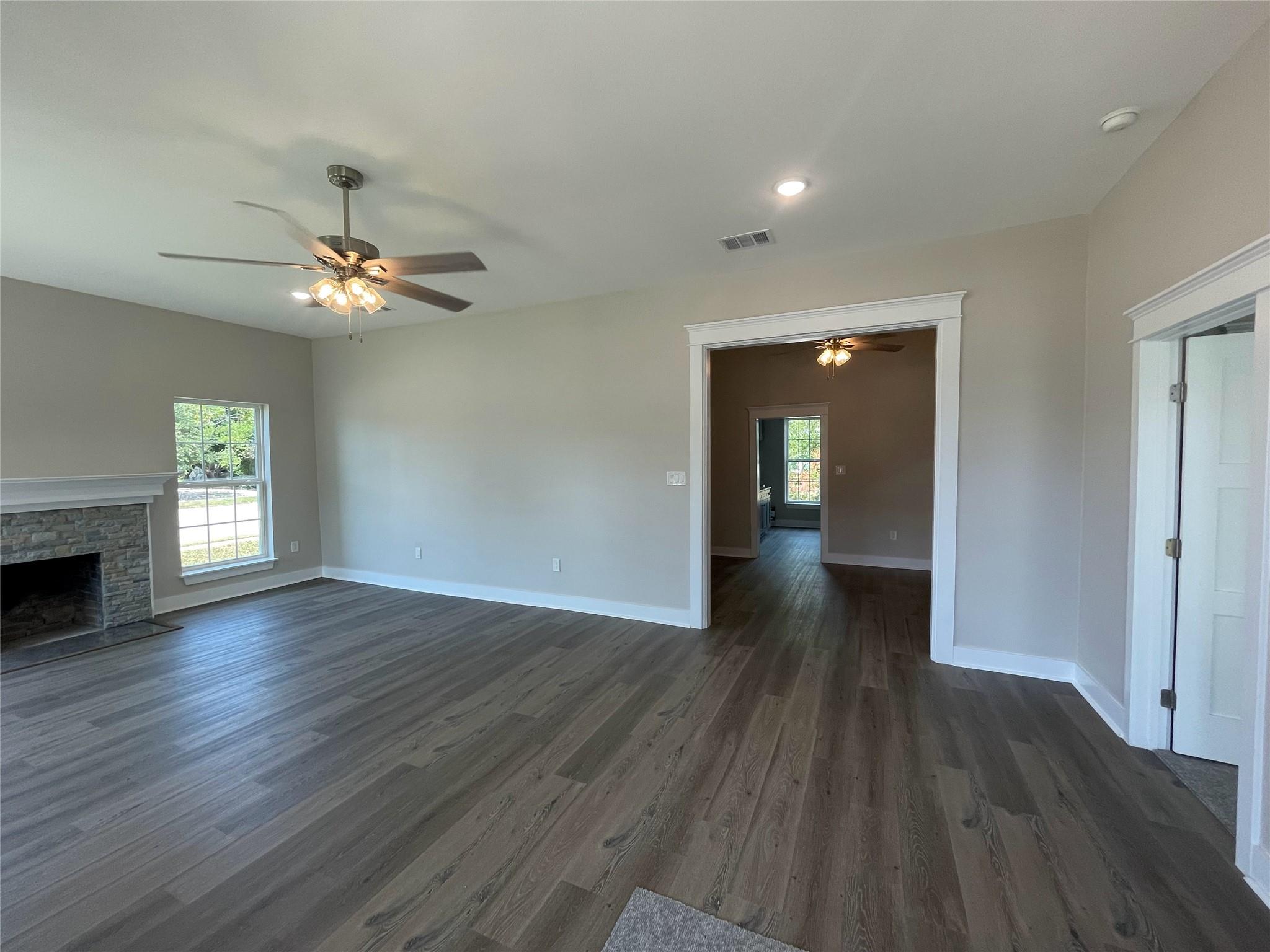 201 E 6th St, Lampasas, TX 76550