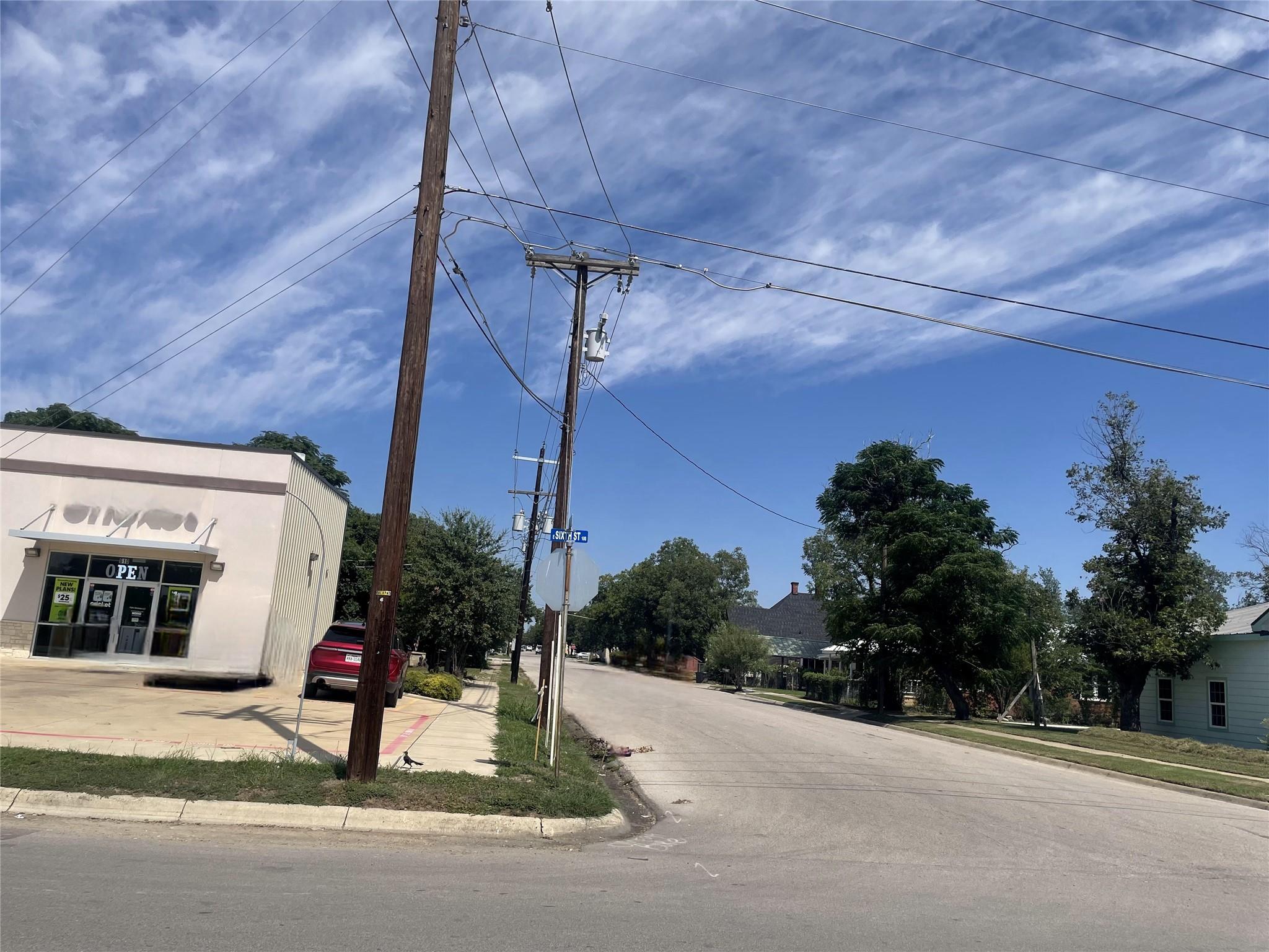 201 E 6th St, Lampasas, TX 76550