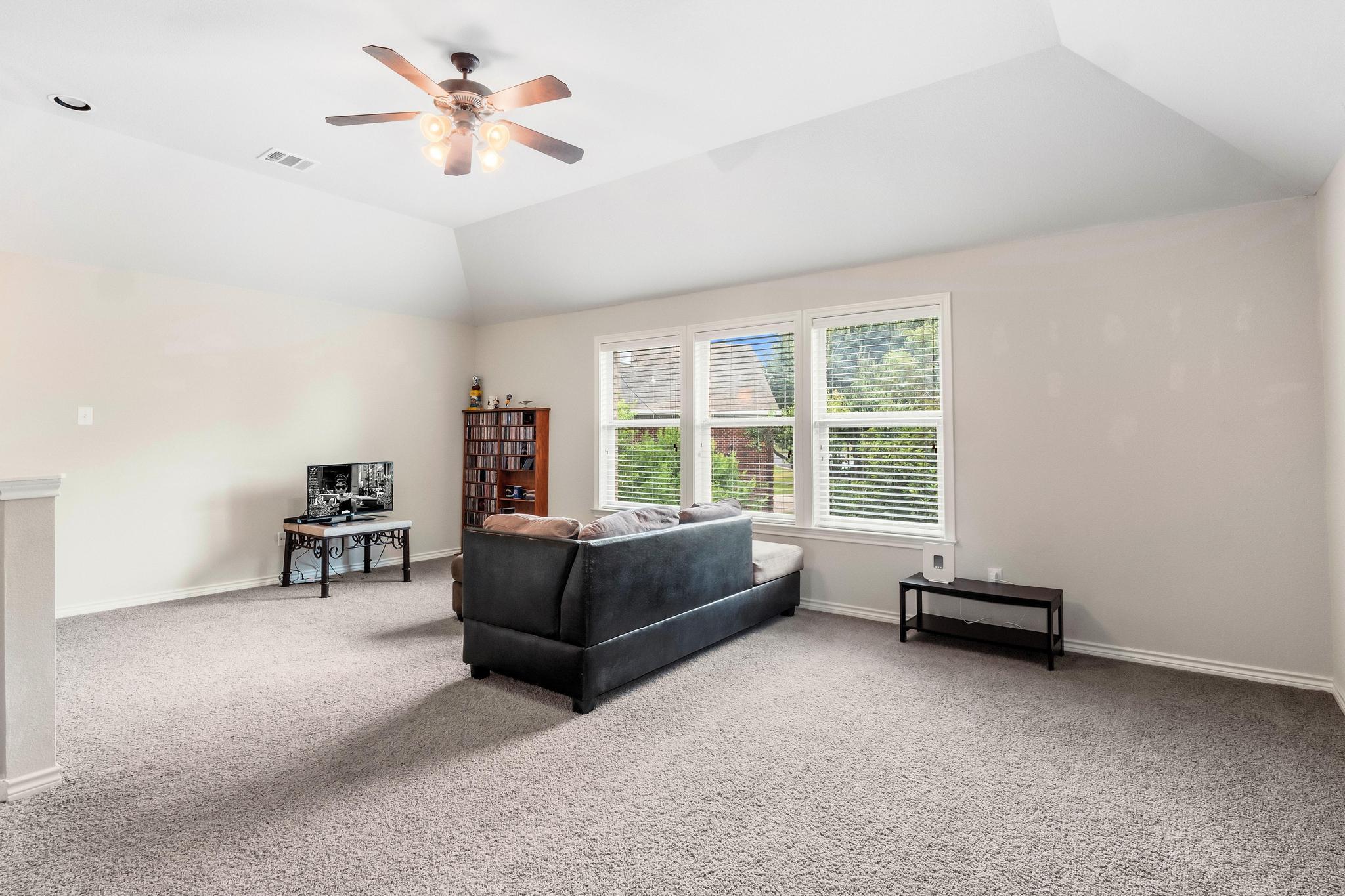 722 Tom Kite Dr, Round Rock, TX 78664