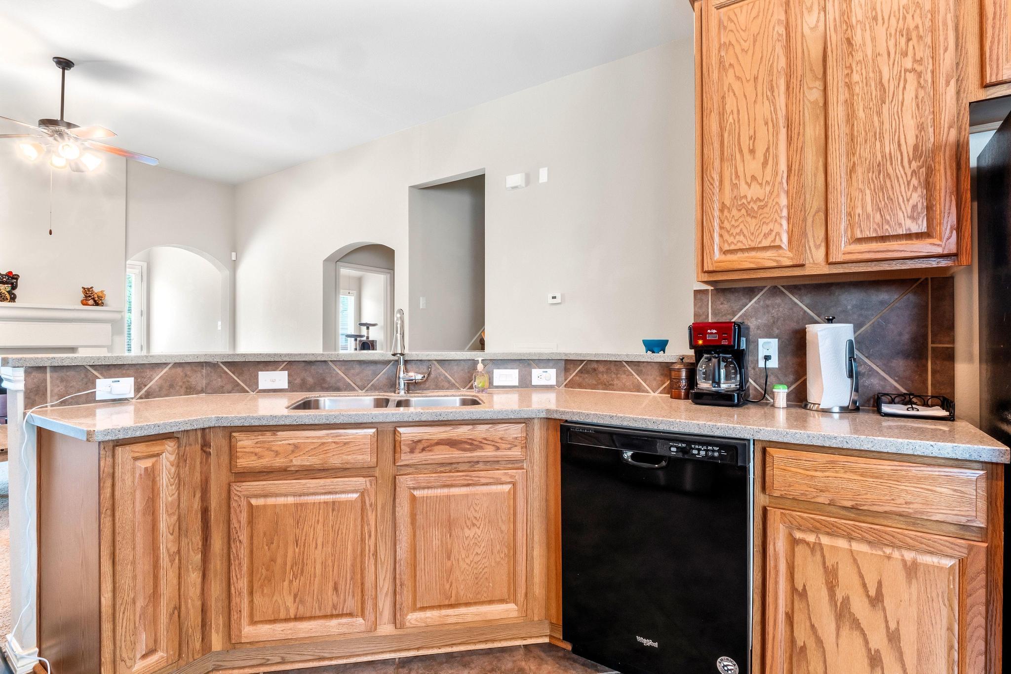 722 Tom Kite Dr, Round Rock, TX 78664