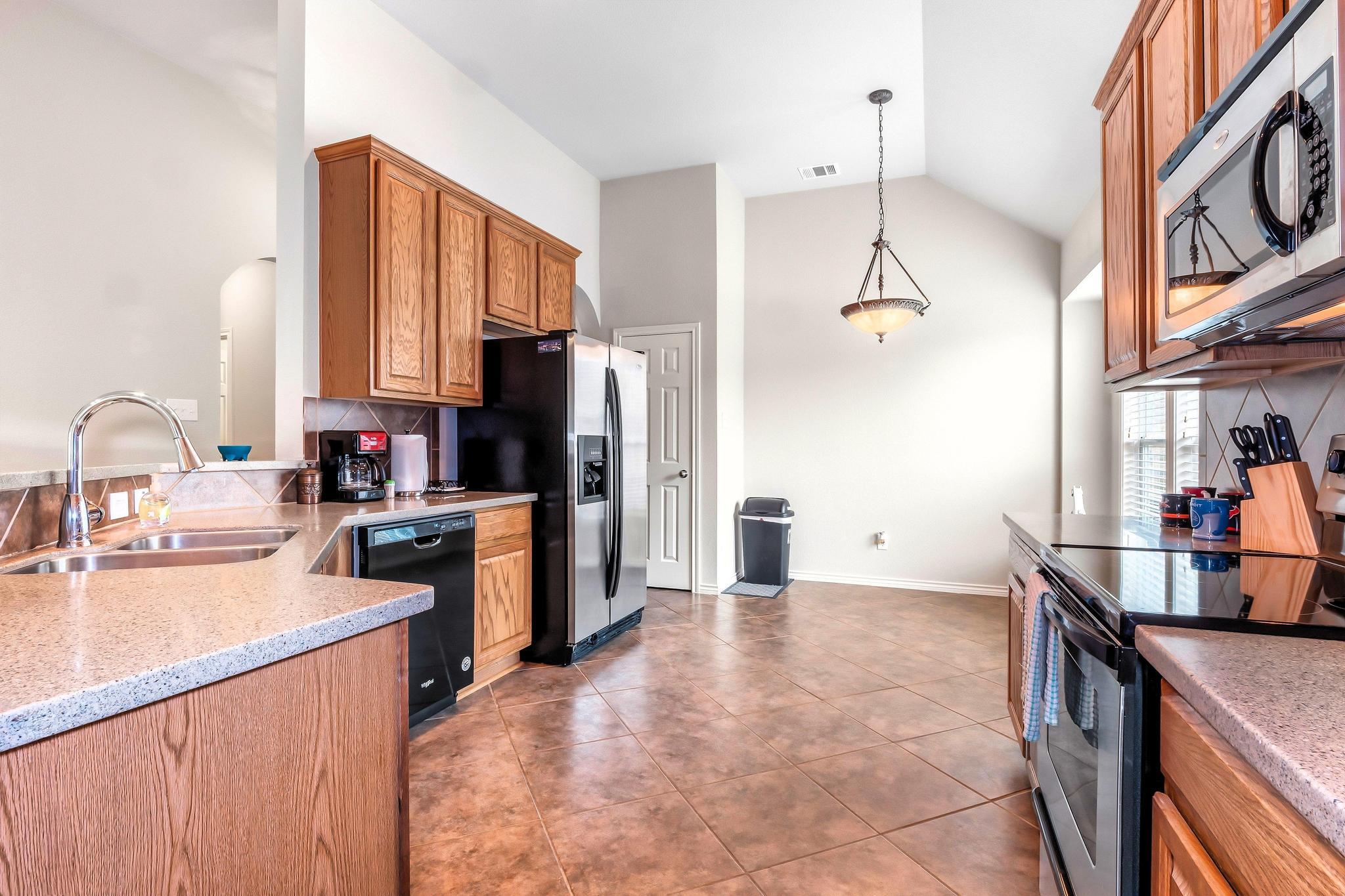 722 Tom Kite Dr, Round Rock, TX 78664