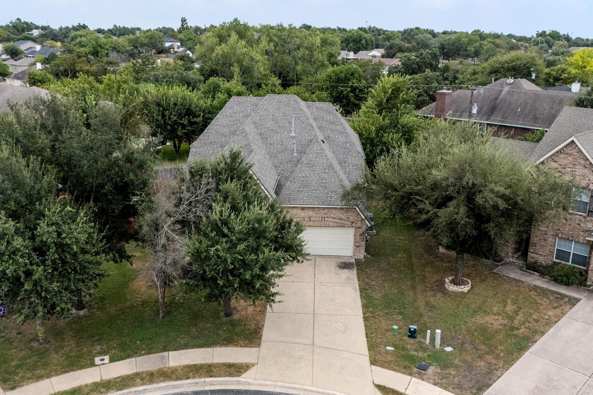 722 Tom Kite Dr, Round Rock, TX 78664