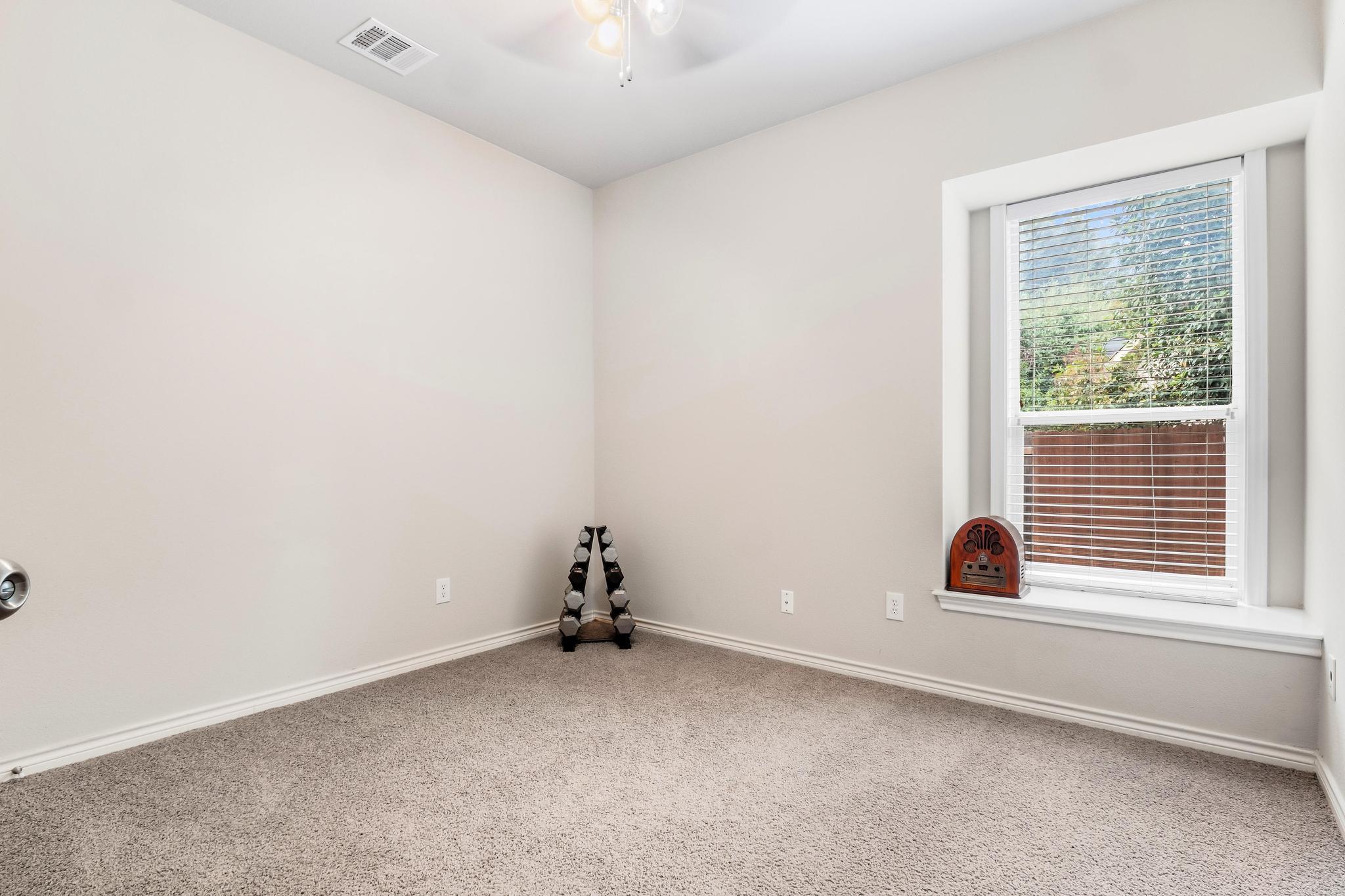 722 Tom Kite Dr, Round Rock, TX 78664