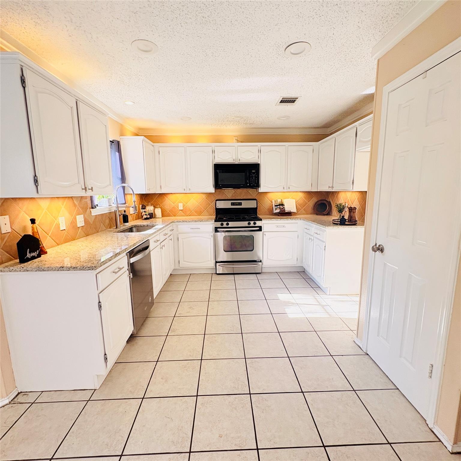 17506 Klamath Falls Dr, Round Rock, TX 78681