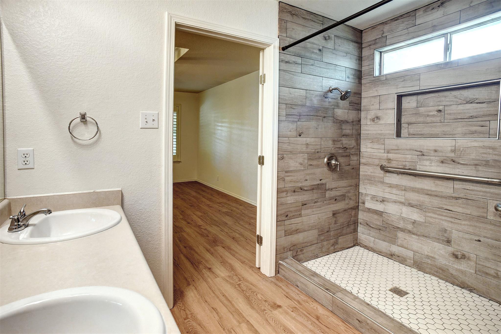 211 Bryant Dr, Bastrop, TX 78602