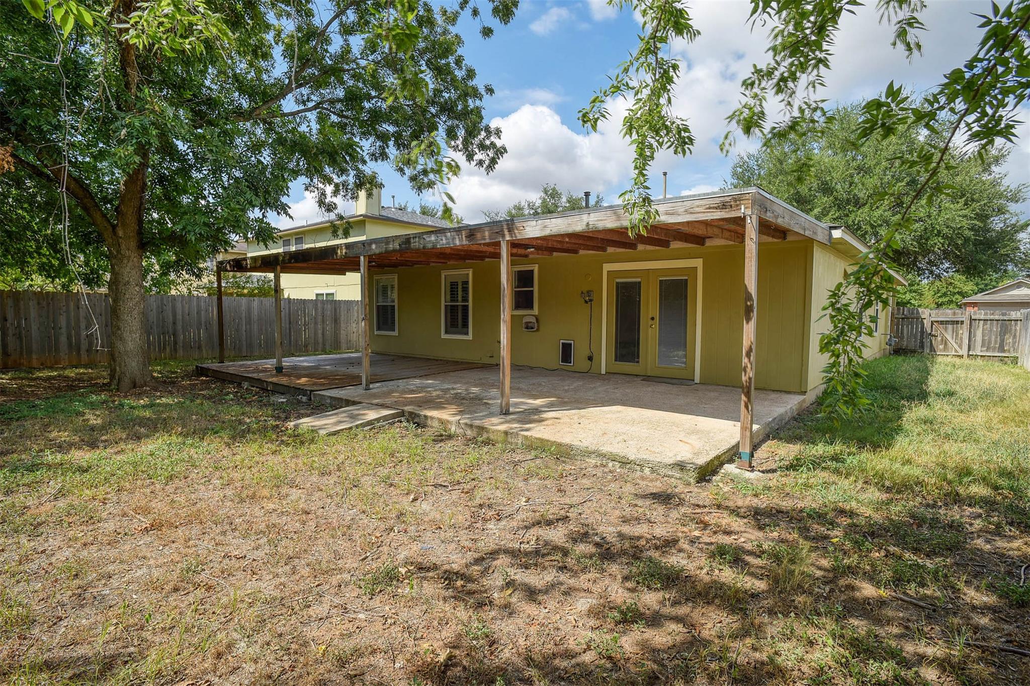 211 Bryant Dr, Bastrop, TX 78602
